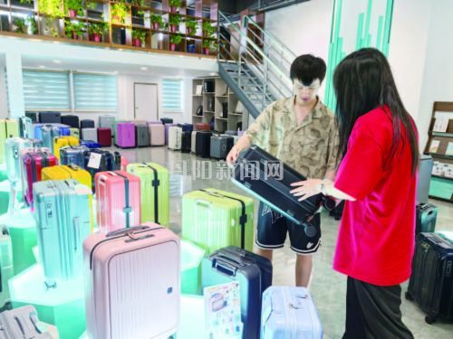 開學經濟熱潮下，箱包企業如何各顯神通抓住市場機遇